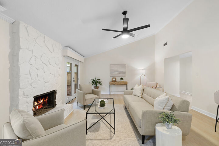 Property Photo: 10630 Worthington Hills Manor GA 30076