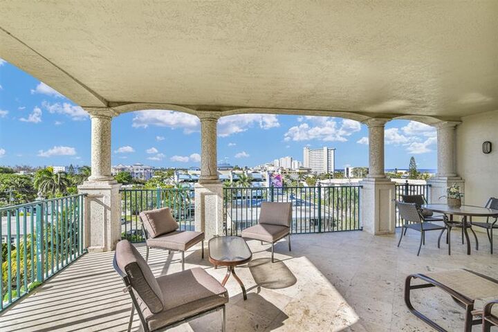 Property Photo:  9 NE 20th Ave Ph3  FL 33441 