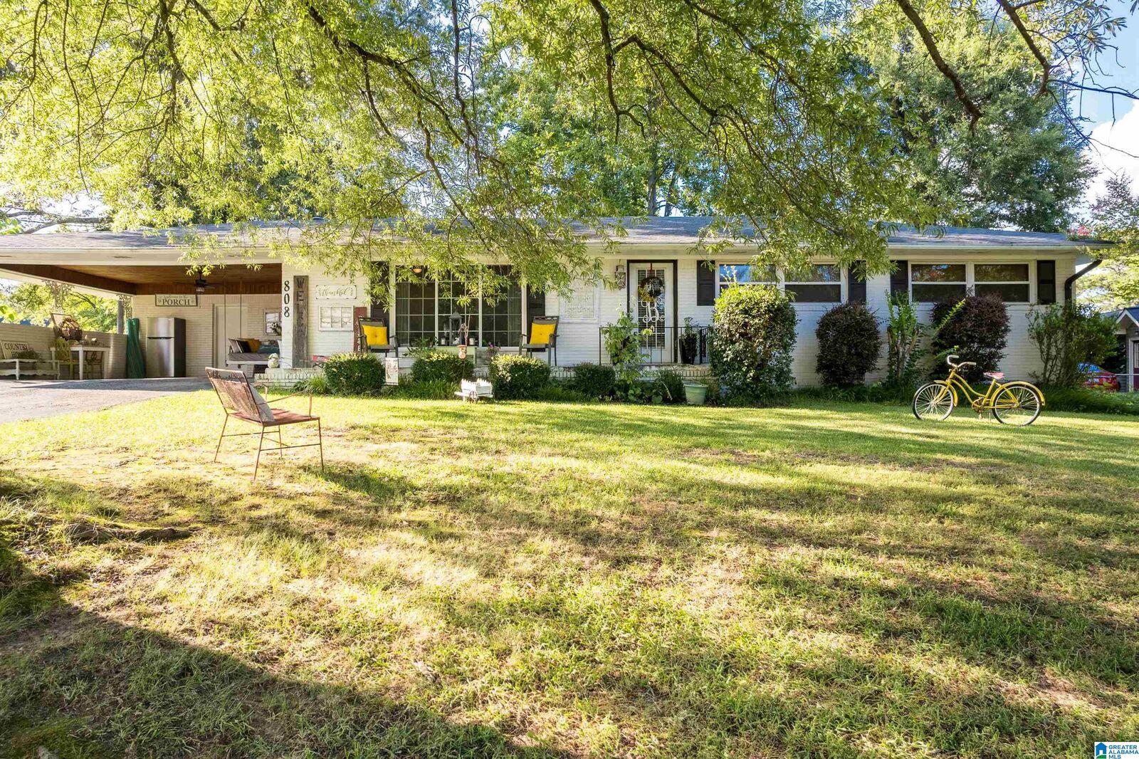 Property Photo: 808 Commercial Street AL 35077
