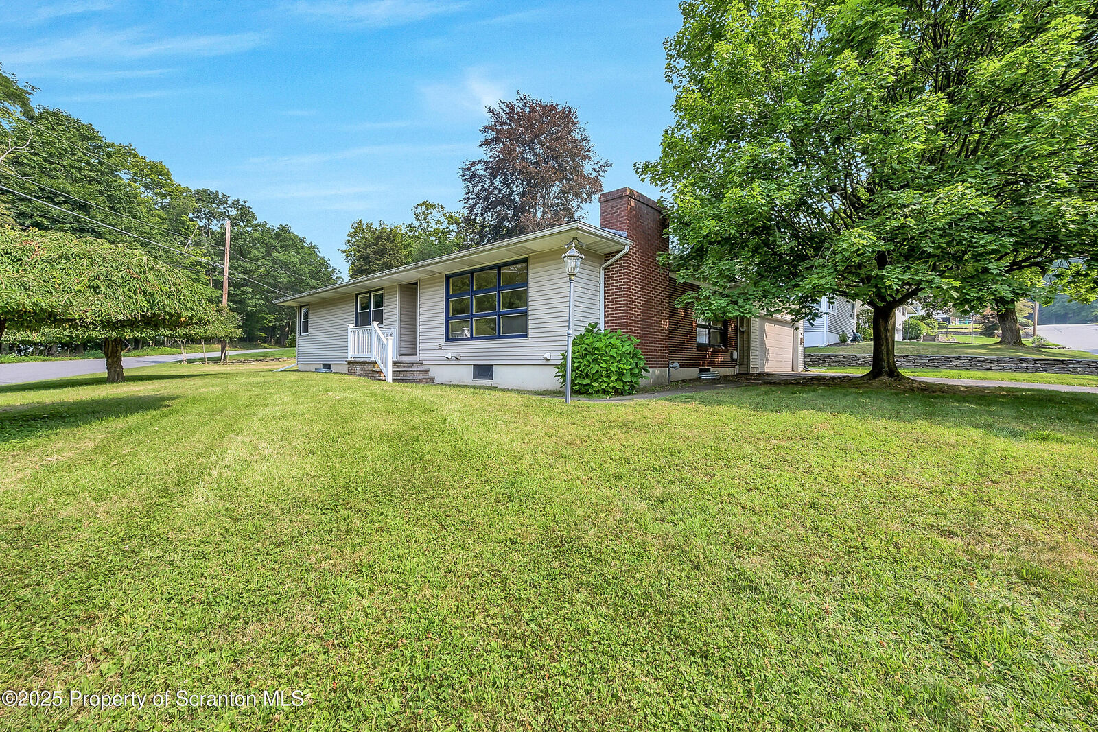 Property Photo:  101 Old Post Road  PA 18411 