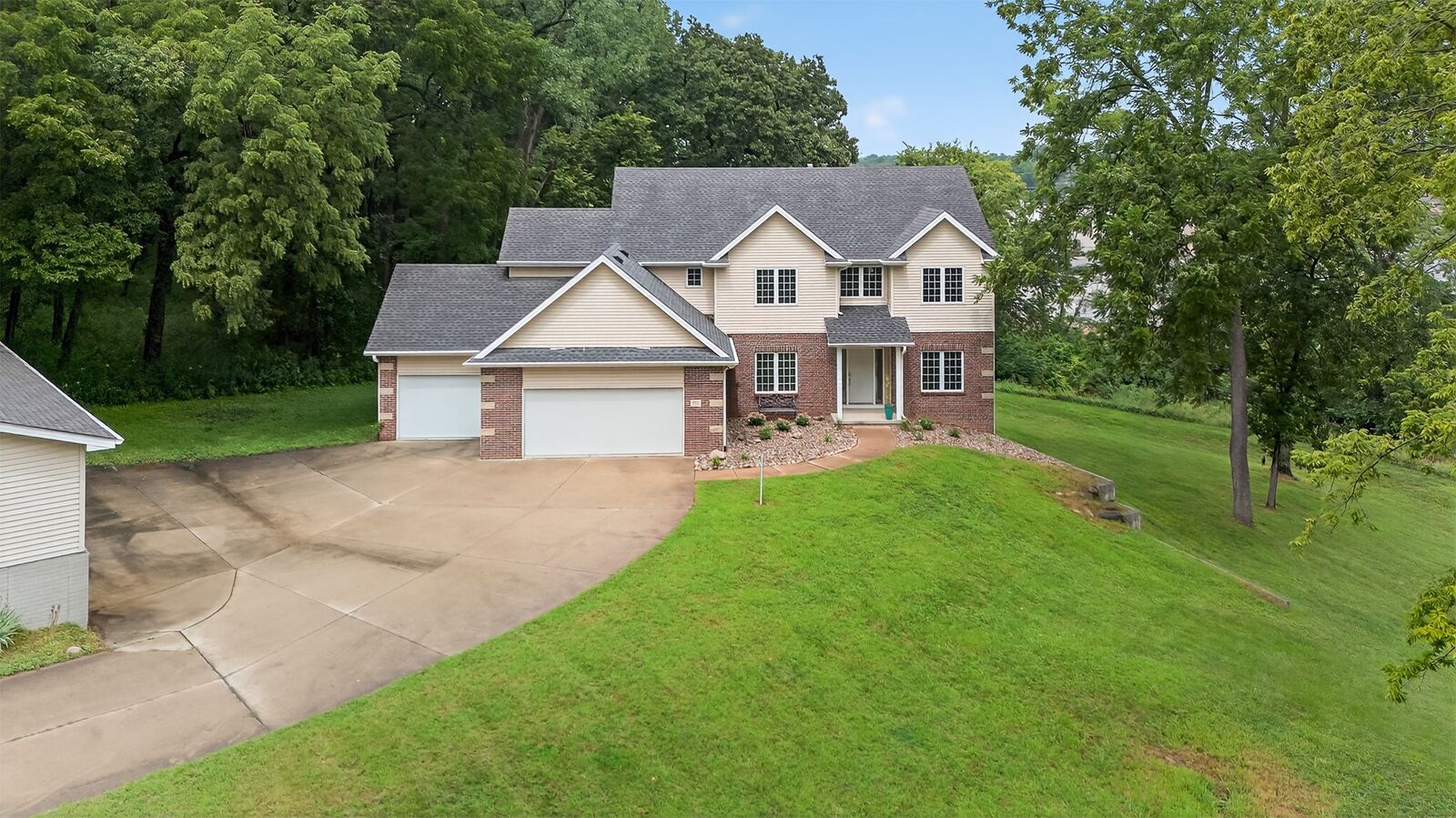 Property Photo:  1705 Buffalo Road  IA 50265 