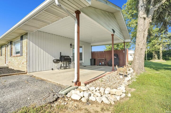 Property Photo: 2350 N Old US Hwy 41 IN 47670