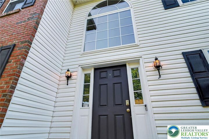 Property Photo:  1516 Silo Hill Lane  PA 18031 