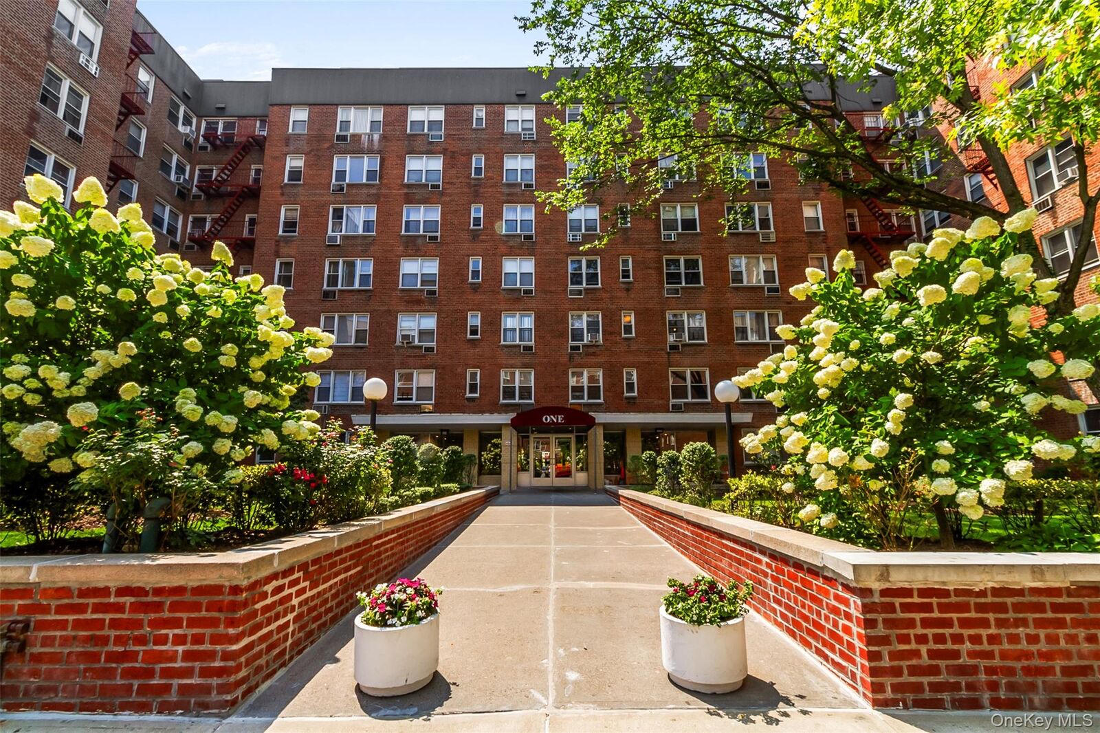 Property Photo:  1 Sadore Lane 4T  NY 10710 