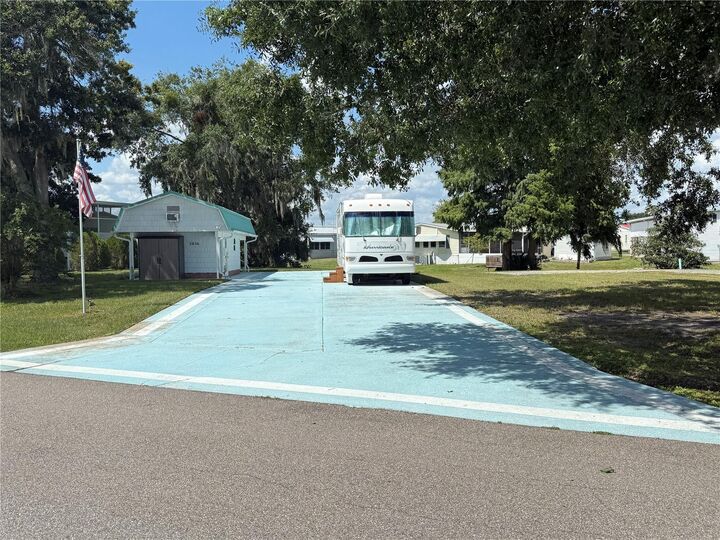 Property Photo:  5036 Shore Line Drive  FL 33868 