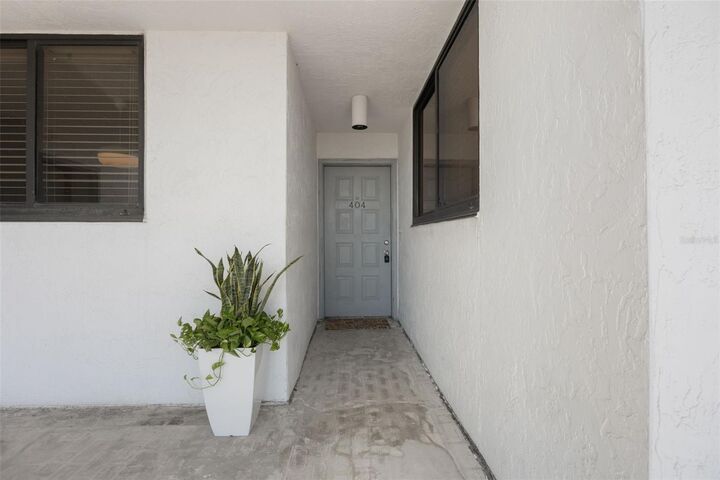 Property Photo:  530 E Central Boulevard 404  FL 32801 