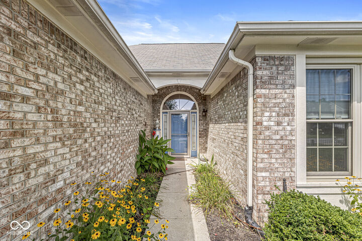 Property Photo:  1790 Woodfield Drive  IN 46143 