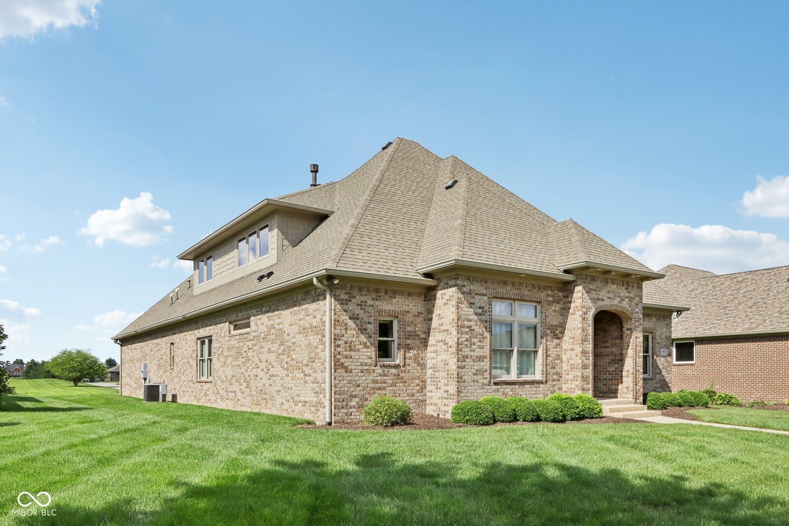 Property Photo: 4674 Chestnut Court W IN 46106
