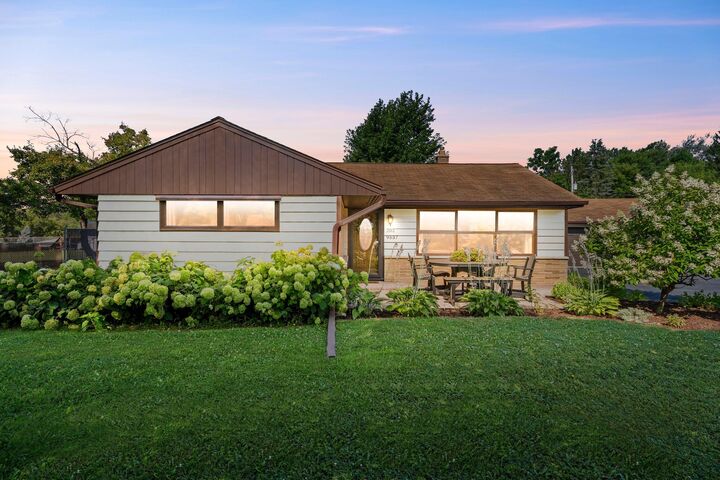 Property Photo:  W202n9537 Club Cir  WI 53051 