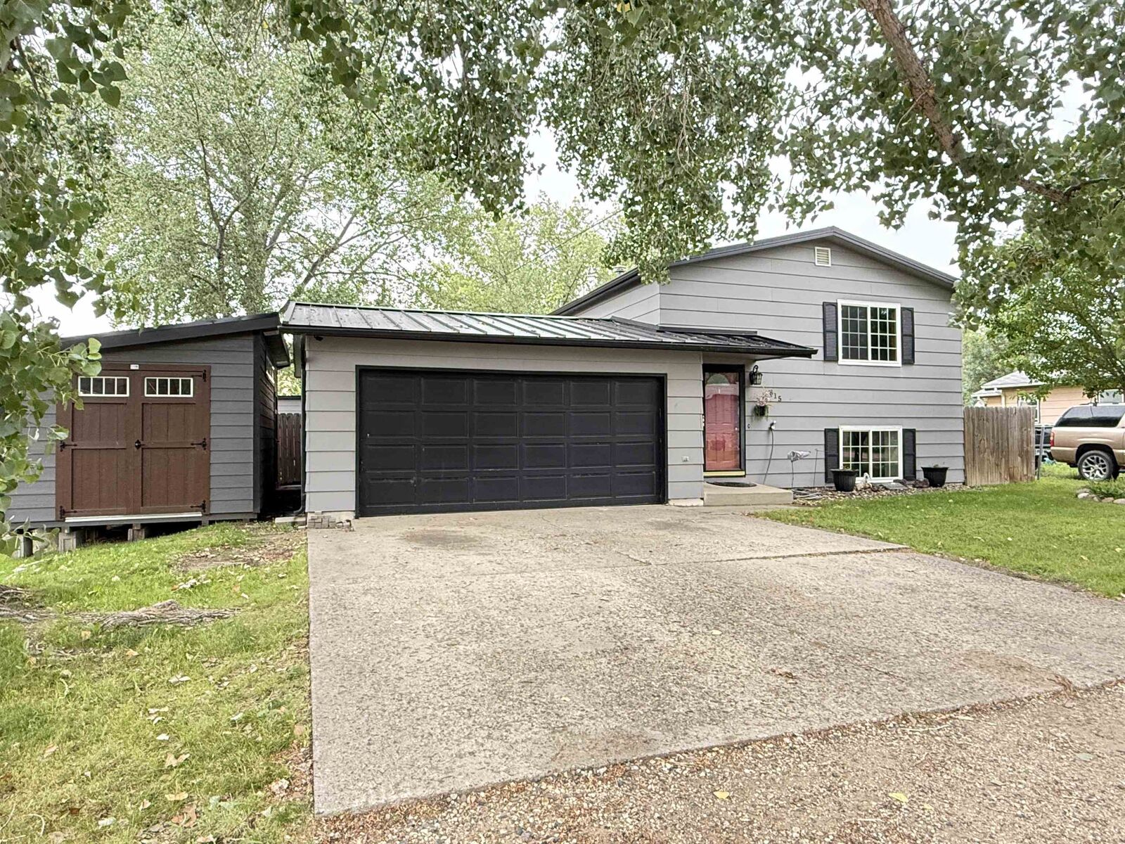 Property Photo: 815 38th St SE ND 58701