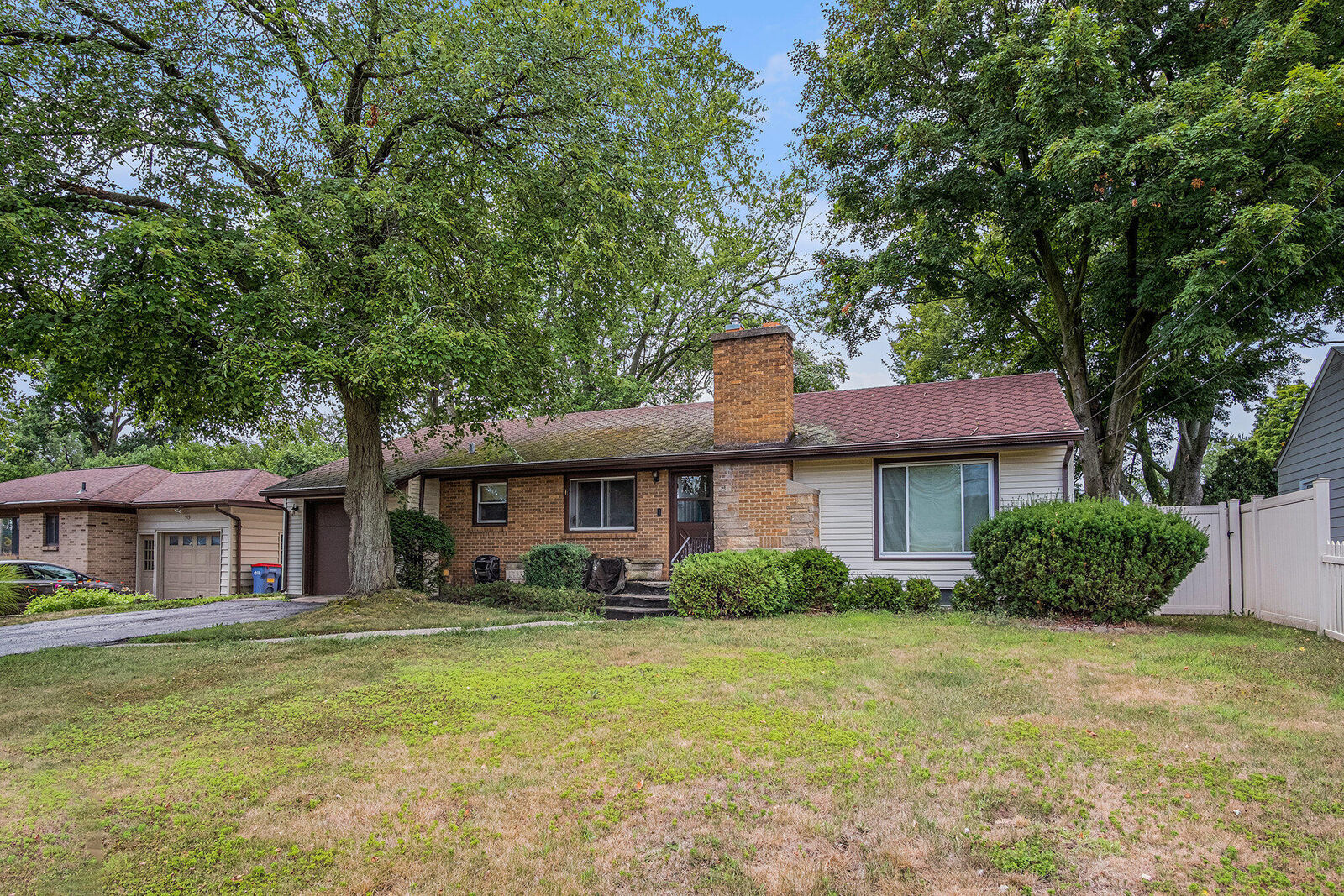 Property Photo: 919 Fairfield Avenue NW MI 49504