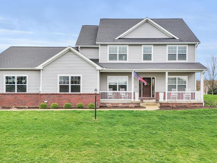 Property Photo: 5 Fieldcrest Drive IL 61856