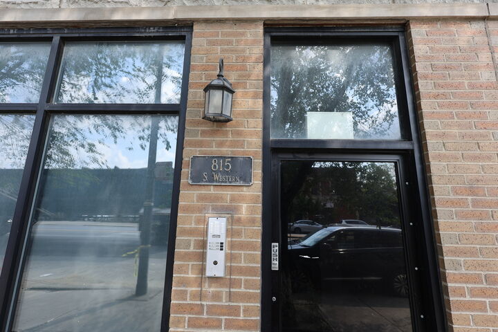 Property Photo:  815 S Western Avenue 4  IL 60612 