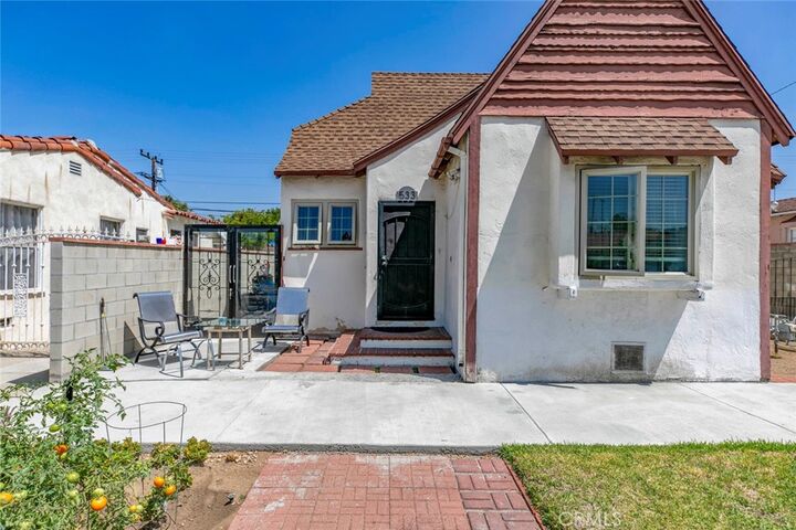 Property Photo:  533 Hawthorne Street  CA 91204 