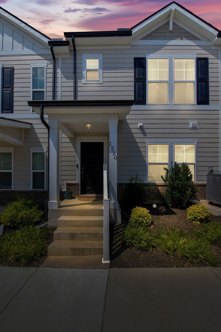 Property Photo: 1220 Foxton Ln TN 37013