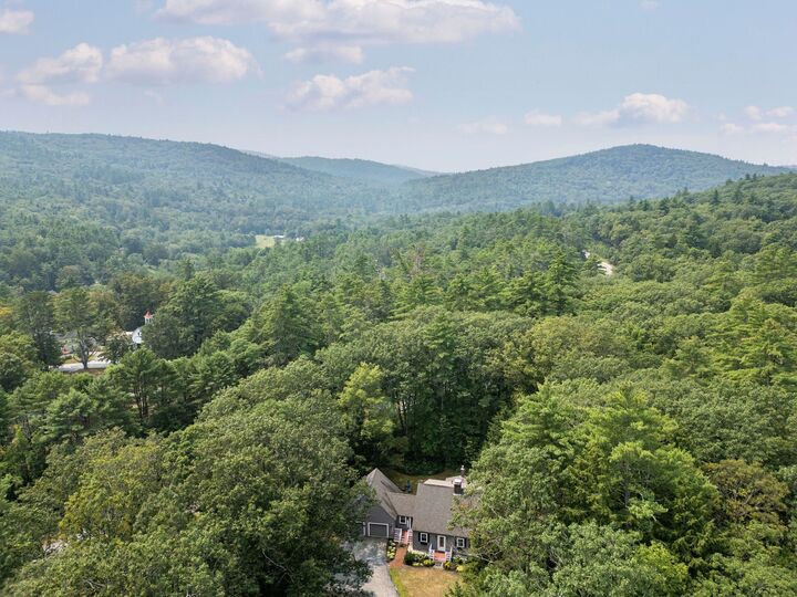 Property Photo:  7 East Sutton Road  NH 03278 