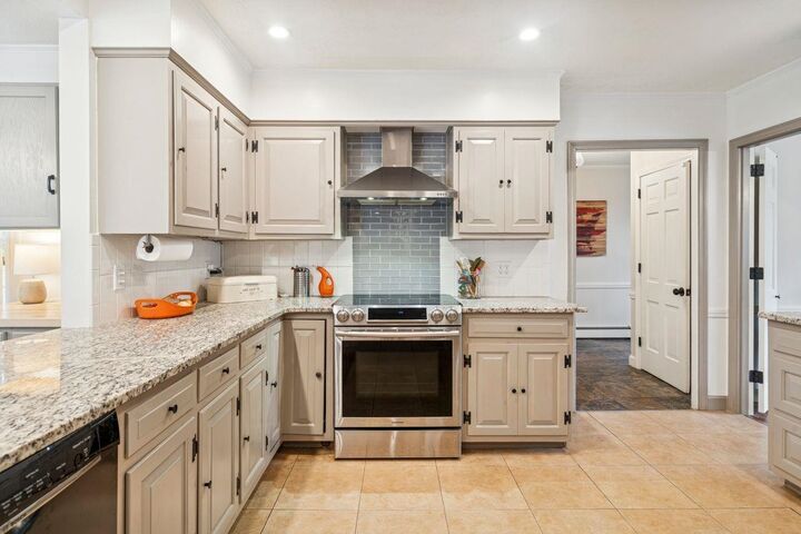 Property Photo: 1 Brimstone Hill Road NH 03031