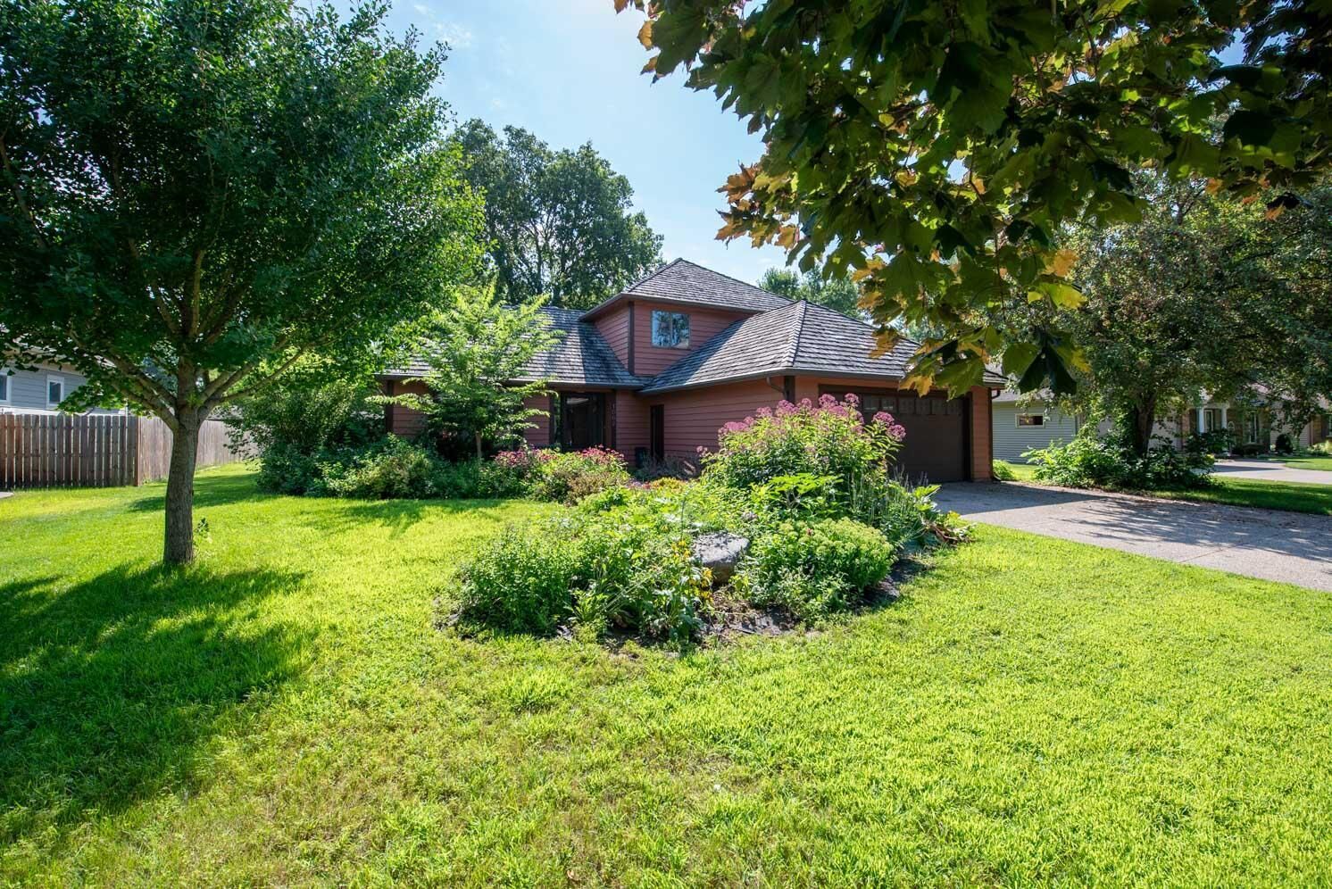 Property Photo: 1002 Oak Terrace Drive MN 56003