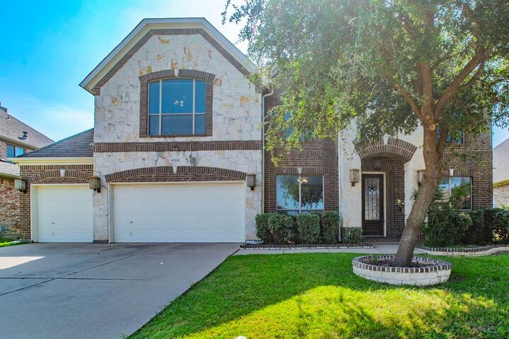 Property Photo:  10325 Crowne Pointe Lane  TX 76244 