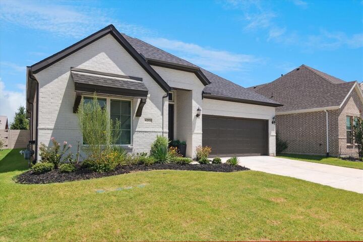 Property Photo: 4916 Walking Stick Road TX 75071