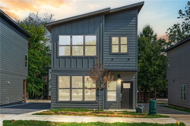 978 W Holly Street  Fayetteville AR 72703 photo
