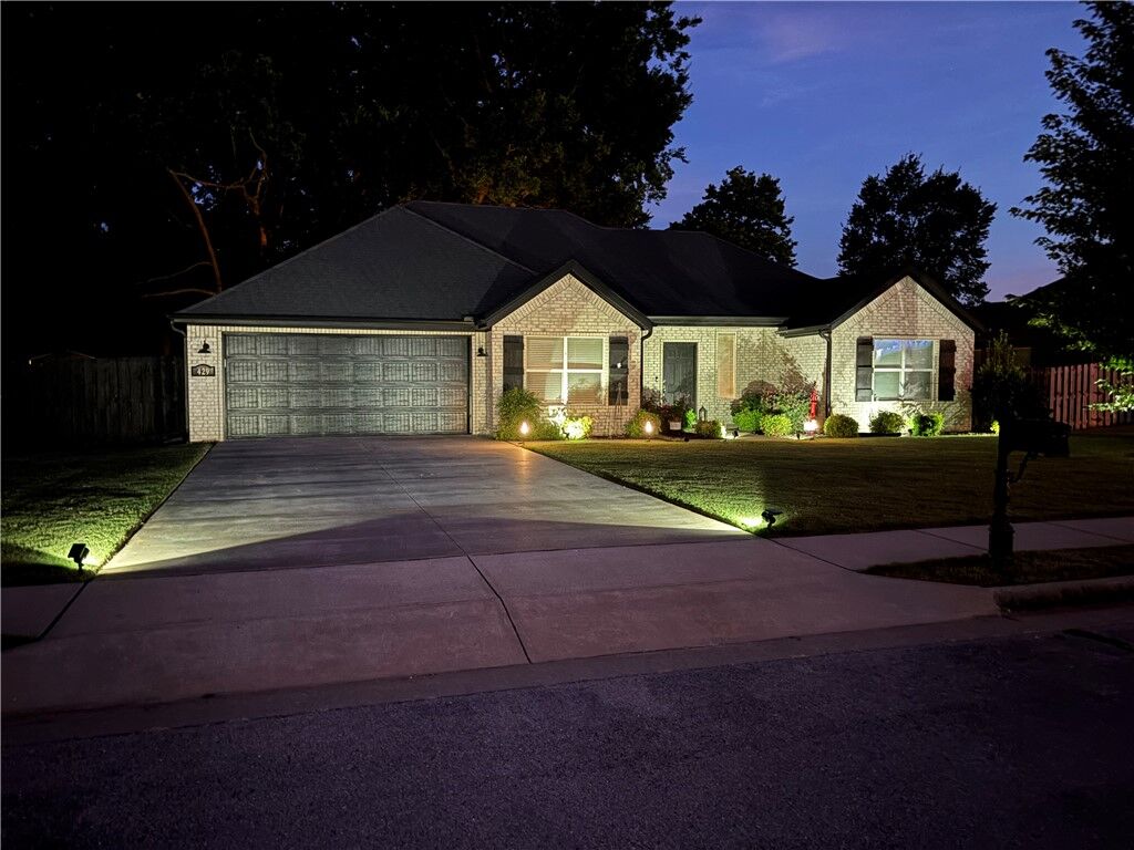 Property Photo: 429 Concho Street AR 72730