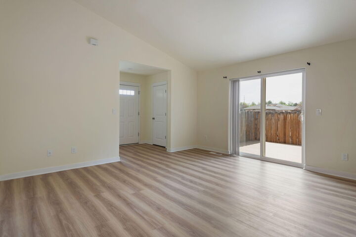 Property Photo:  2870 NE Jackdaw Drive  OR 97701 