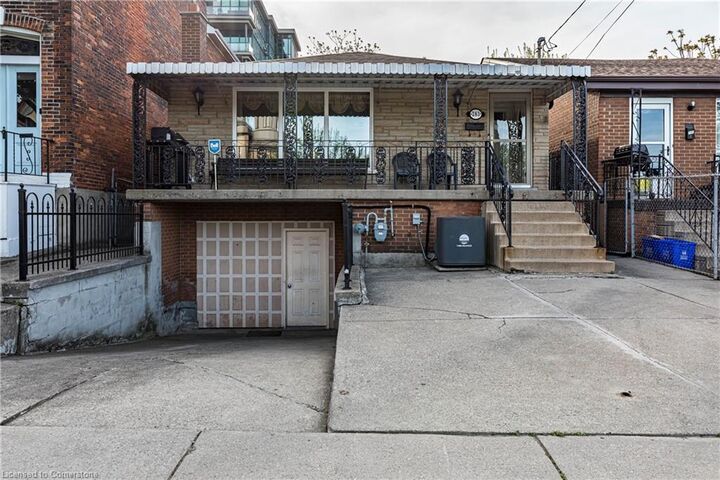 Property Photo:  283 Macnab Street N  ON L8L 1K5 