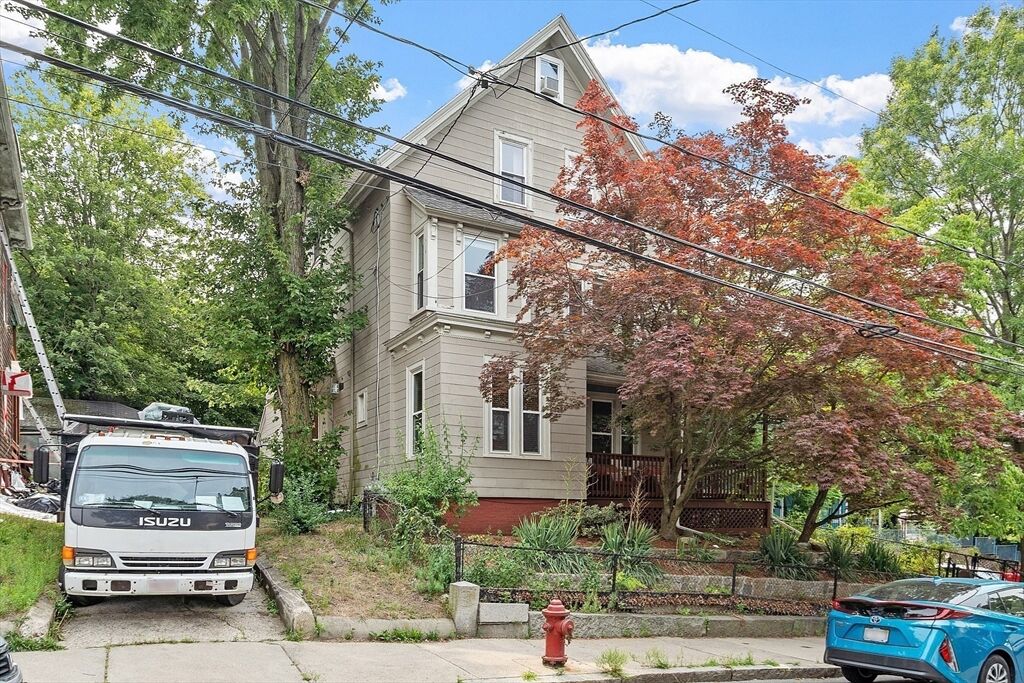 Property Photo:  31 Vinal Ave 2  MA 02143 