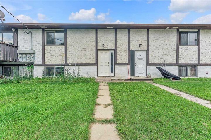 50 8 Avenue SE 6  High River AB T1V 1E8 photo