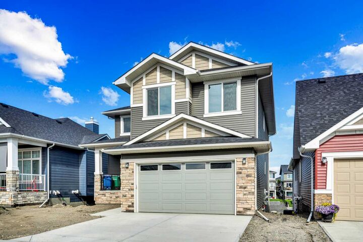 Property Photo:  1642 Baywater Street SW  AB T4B 0A7 