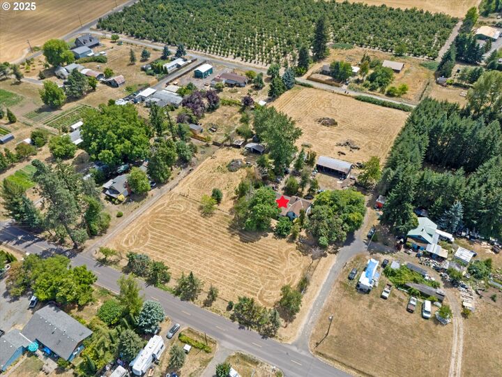 Property Photo:  4236 SE Whiteson Rd  OR 97101 