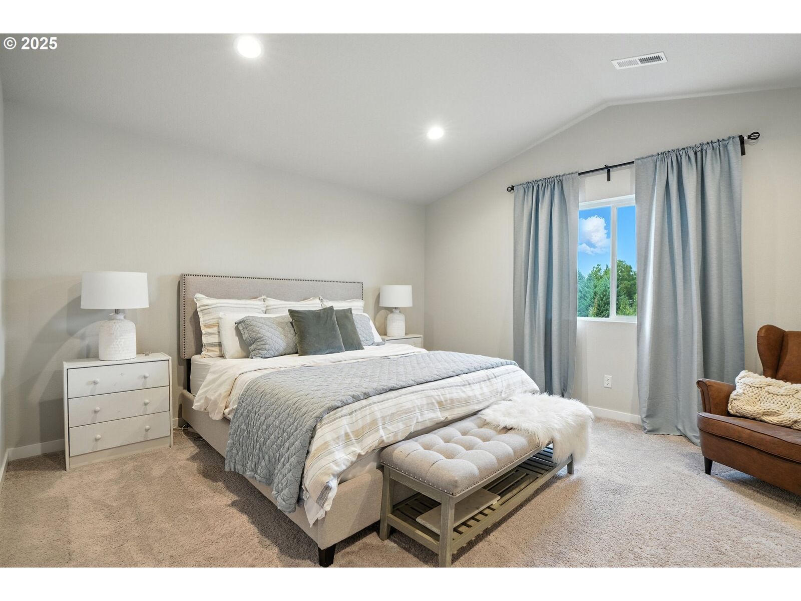 Property Photo:  13200 NE 83rd Way  WA 98682 