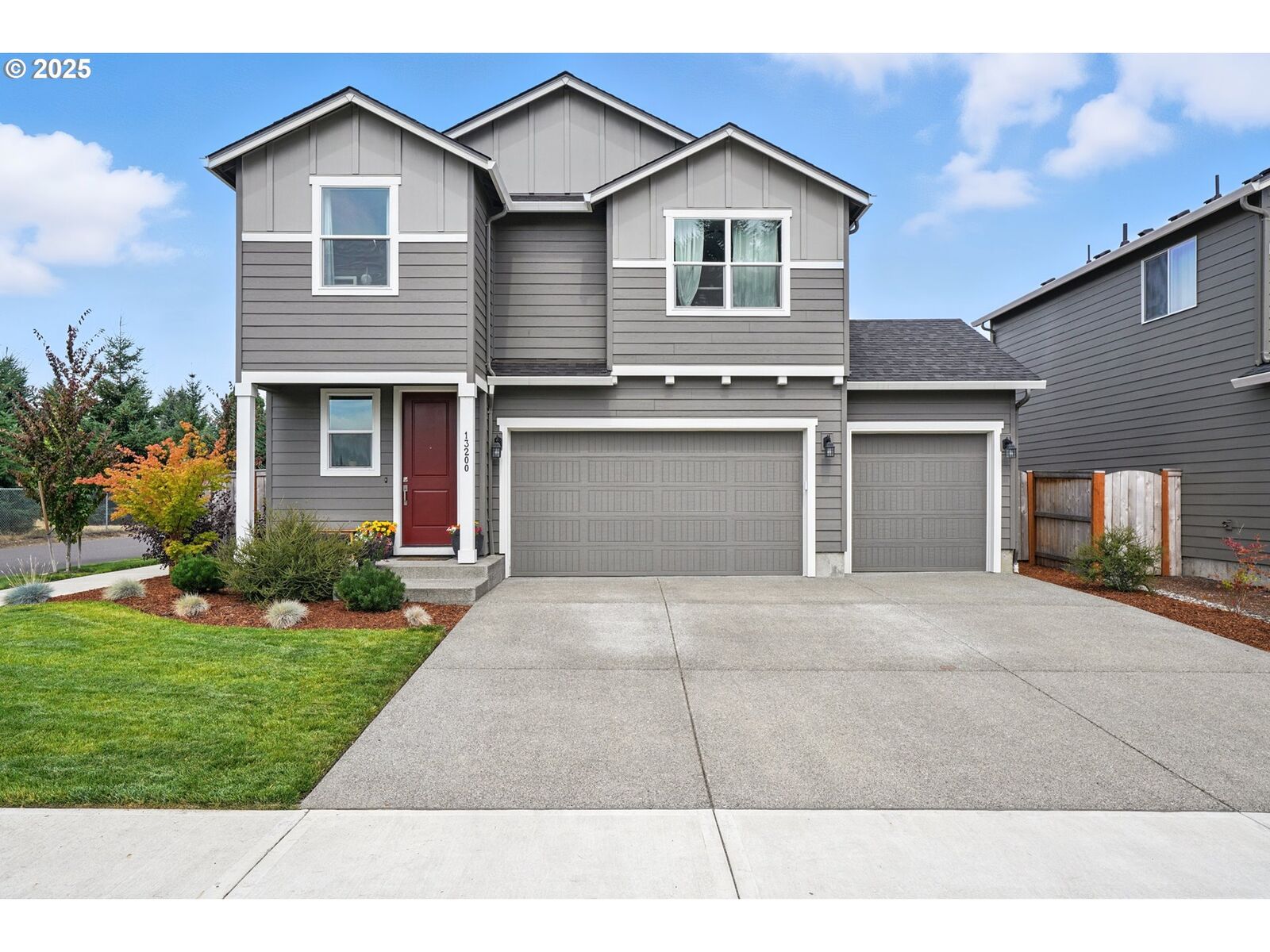 Property Photo:  13200 NE 83rd Way  WA 98682 
