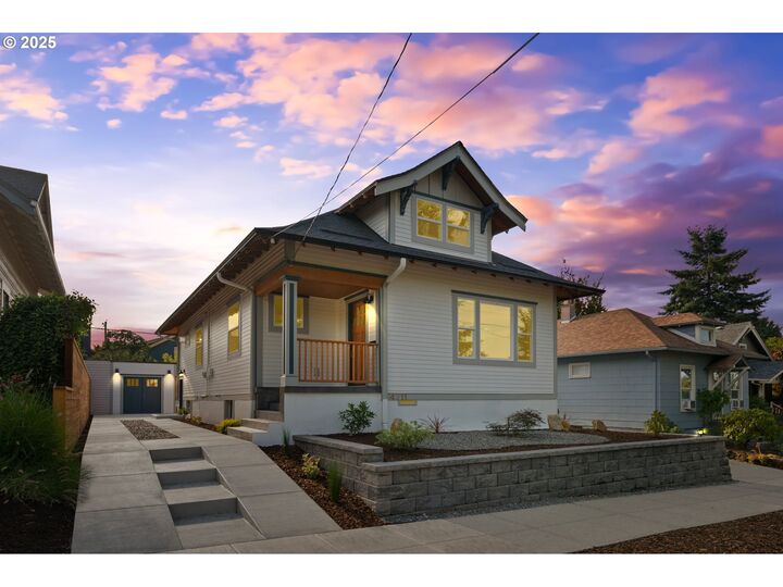 Property Photo:  4711 NE 31st Ave  OR 97211 