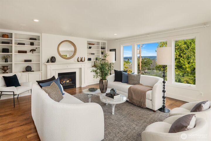 Property Photo: 3616 E Pine Street WA 98122