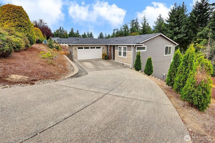 Property Photo: 1095 Saint Moritz Court WA 98282
