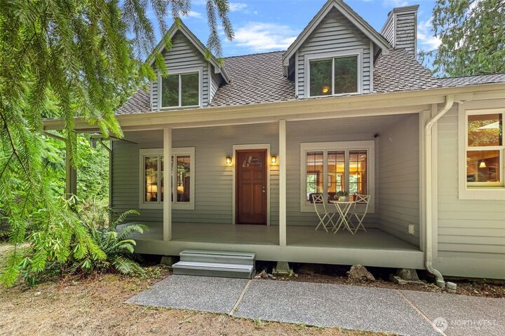 Property Photo:  6604  282nd Avenue SE  WA 98027 
