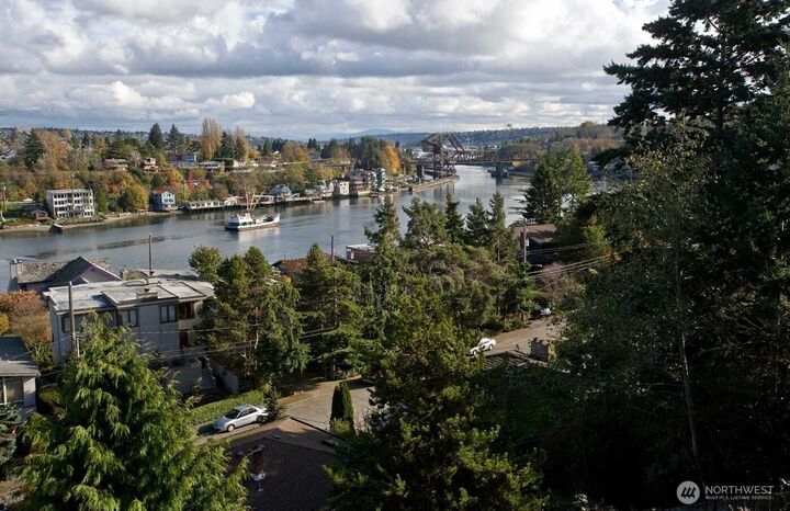 Property Photo:  5436  45th Avenue W  WA 98199 