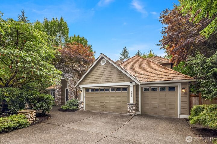 Property Photo: 8425 213th Place NE WA 98053
