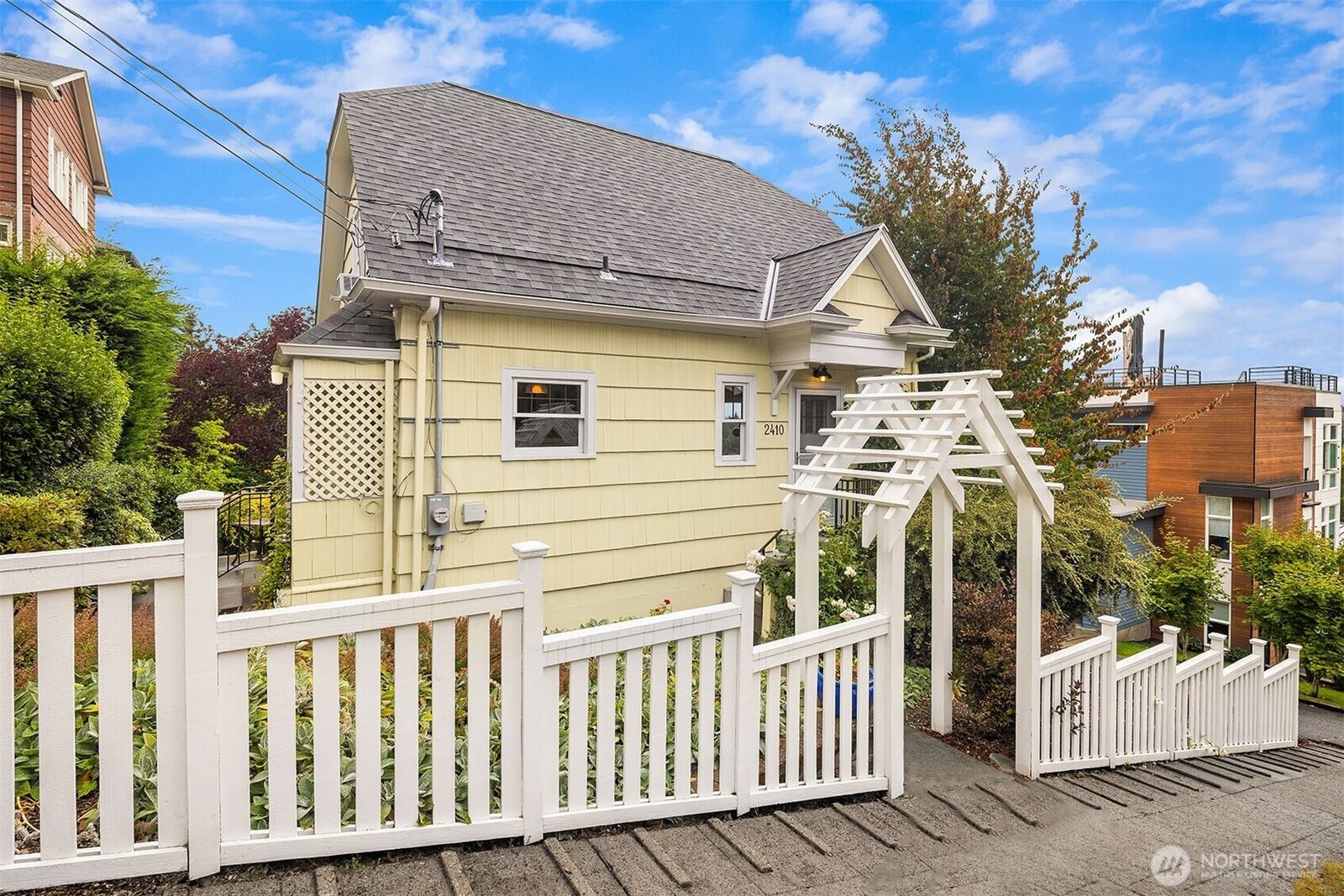 Property Photo:  2410 E Highland Drive  WA 98112 