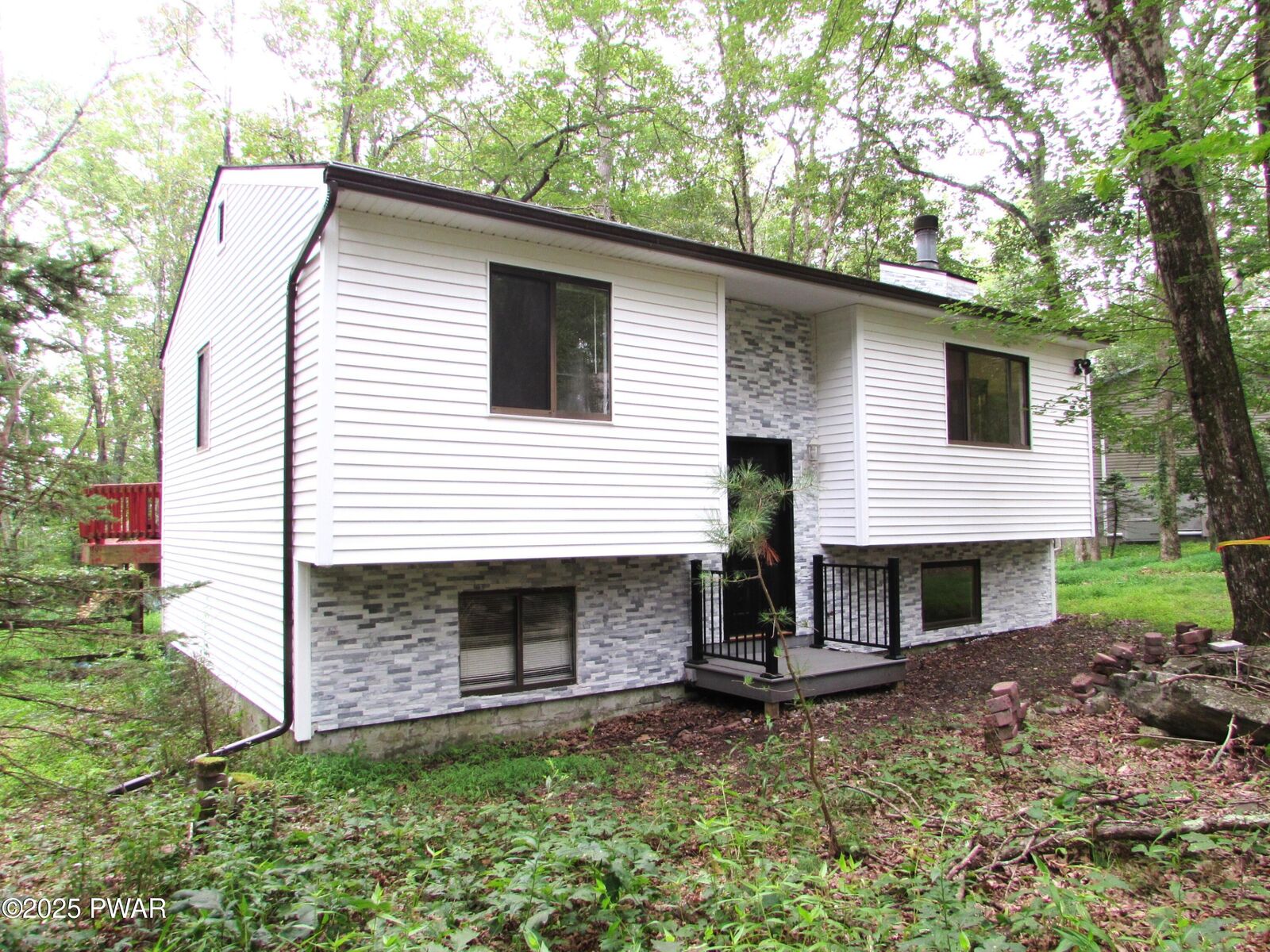 Property Photo: 109 Rodeo Lane PA 18428