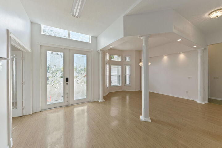 Property Photo: 710 SE Essex Drive FL 34984
