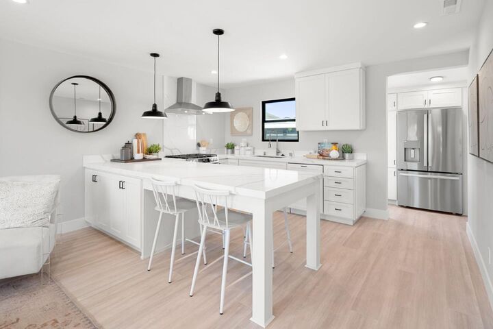 Property Photo:  419 Daisy Lane  CA 94303 
