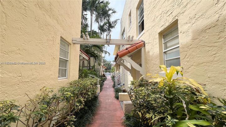 Property Photo: 1337 Euclid Ave 103 FL 33139