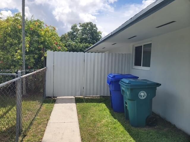 Property Photo: 1010 NW 23rd Ave 3 FL 33125