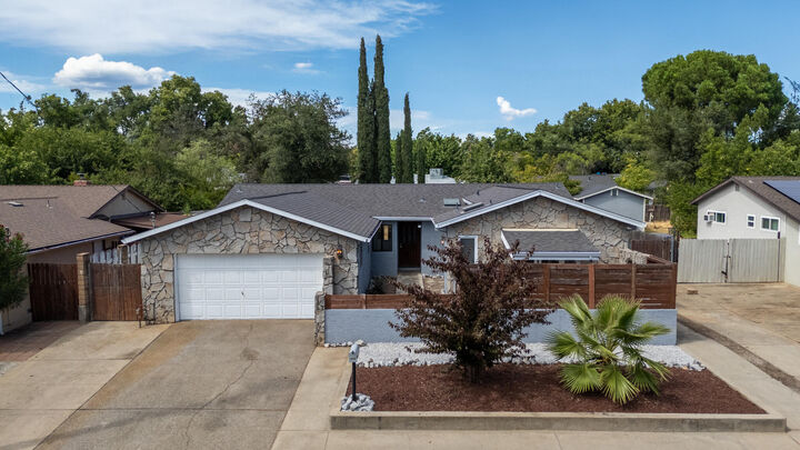 2352 Jonquil Way  Redding CA 96002 photo