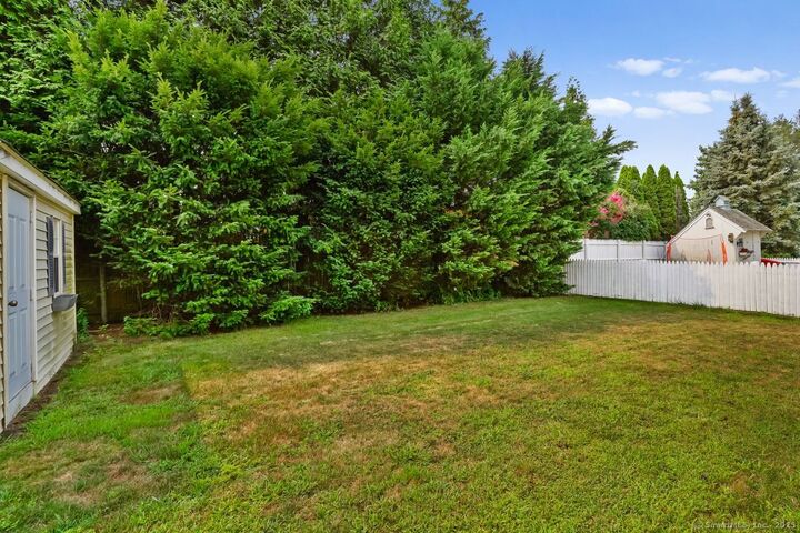 Property Photo:  71 Glenfield Avenue  CT 06614 