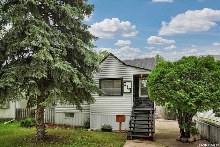 219 Maple Street E  Saskatoon SK S7J 0A3 photo