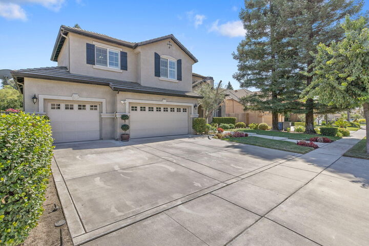 5701 W Buena Vista Avenue  Visalia CA 93291 photo